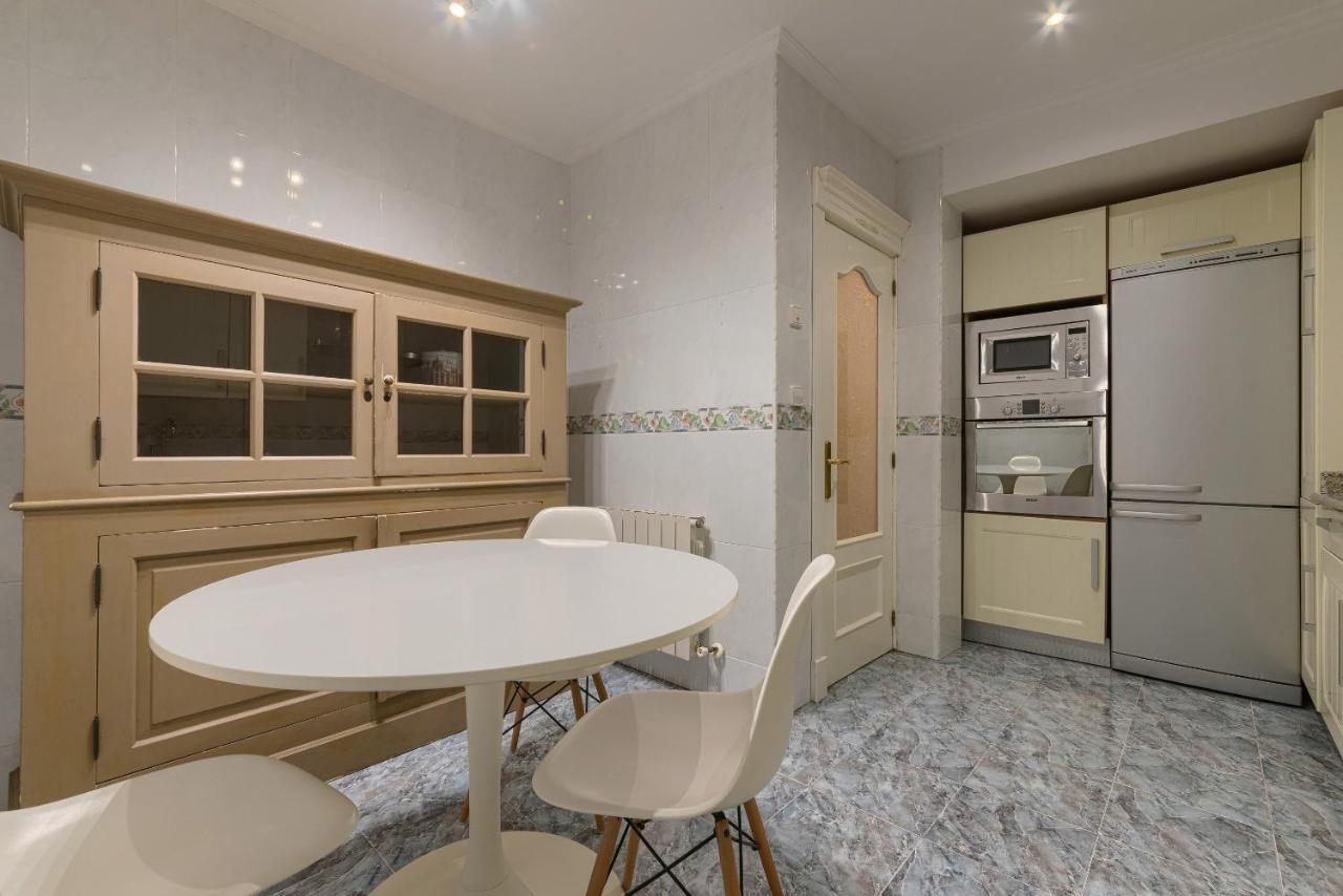 Apartamento Bailen Reformado Elegante Con Wifi Bilbao Exterior foto